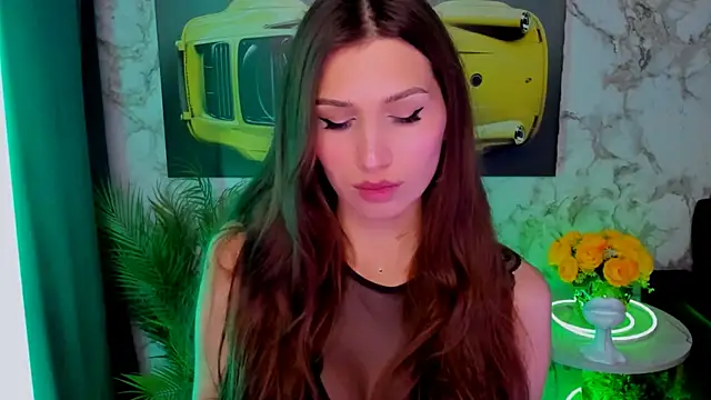 Mollyinyourmind online show from April 1, 9:01 pm