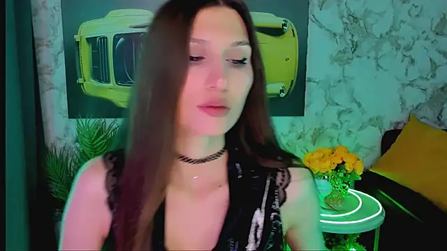 Mollyinyourmind online show from April 12, 3:37 pm