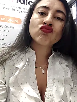 Snapshot of AMATISTA__16 chatting on May 4, 12:19 pm AMATISTA 16 online show from May 4, 12:19 pm