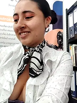Snapshot of AMATISTA__16 chatting on May 20, 12:24 pm AMATISTA 16 online show from May 20, 12:24 pm