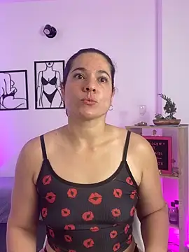 leiablack online show from February 5, 12:01 pm