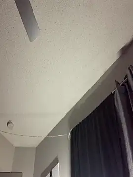 Snapshot of Triggerhappycj100 chatting on November 5, 7:33 am Triggerhappycj100 online show from November 5, 7:33 am