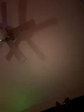 Snapshot of Triggerhappycj100 chatting on October 28, 4:35 am Triggerhappycj100 online show from October 28, 4:35 am