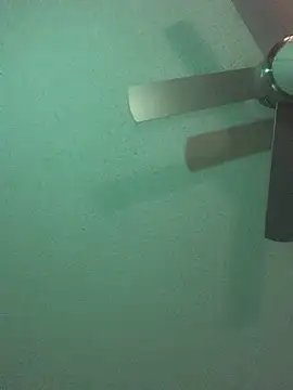 Snapshot of Triggerhappycj100 chatting on October 24, 4:22 am Triggerhappycj100 online show from October 24, 4:22 am