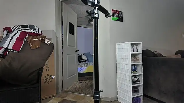 Triggerhappycj100 online show from April 28, 2:27 am