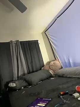 Snapshot of Triggerhappycj100 chatting on February 4, 10:43 am Triggerhappycj100 online show from February 4, 10:43 am