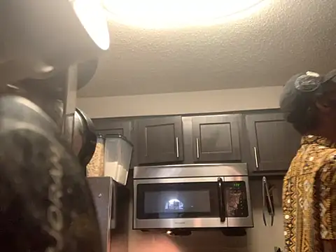 Snapshot of Triggerhappycj100 chatting on November 23, 8:30 pm Triggerhappycj100 online show from November 23, 8:30 pm