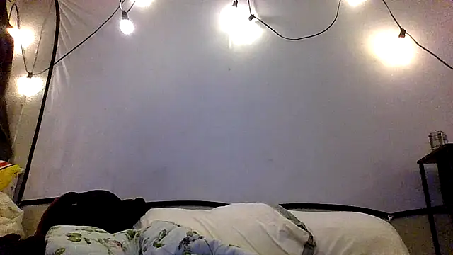 Triggerhappycj100 online show from May 6, 7:01 am