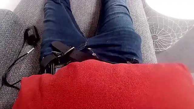 cucciolotto76 online show from November 15, 1:37 pm