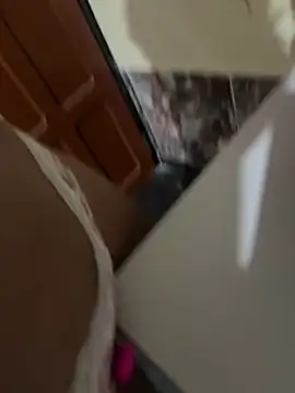 Snapshot of laure_torres chatting on September 12, 8:03 am laure torres online show from September 12, 8:03 am