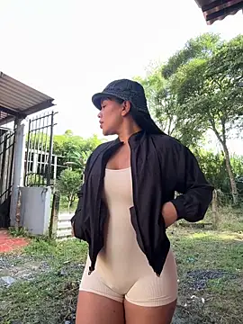 laure torres online show from February 20, 1:57 pm