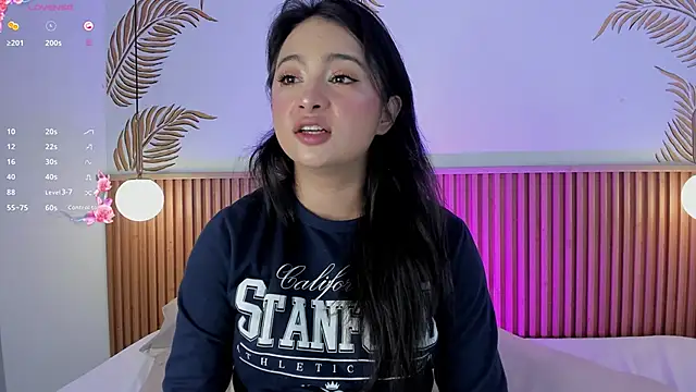 Valleriie  online show from April 7, 3:03 pm