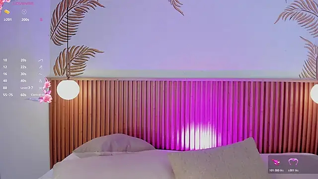 Valleriie  online show from March 29, 4:30 pm