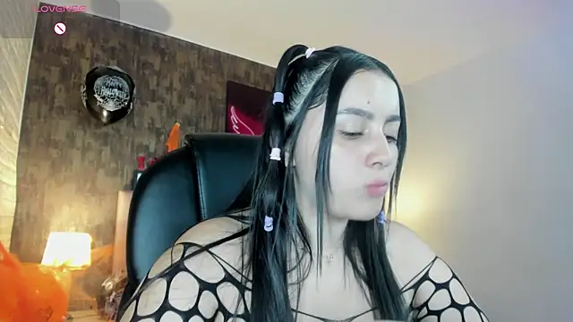 Snapshot of marian__stone chatting on October 23, 6:28 pm marian stone online show from October 23, 6:28 pm