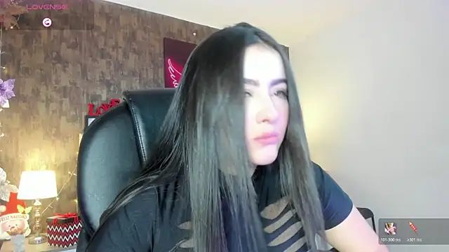 Snapshot of marian__stone chatting on December 15, 6:58 pm marian stone online show from December 15, 6:58 pm