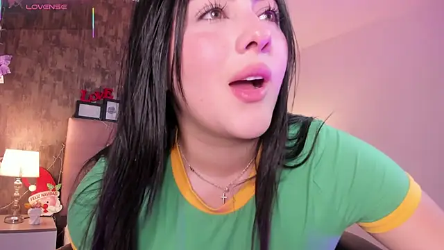 Snapshot of marian__stone chatting on December 3, 6:29 pm marian stone online show from December 3, 6:29 pm