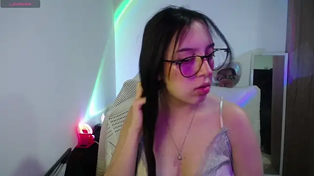 Snapshot of immisssilver chatting on October 7, 1:50 am immisssilver online show from October 7, 1:50 am