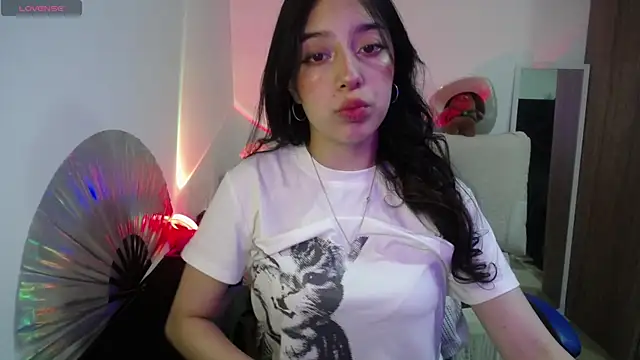 Snapshot of immisssilver chatting on October 8, 2:02 am immisssilver online show from October 8, 2:02 am