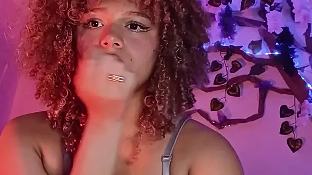 Blondiecurly online show from February 18, 3:19 pm