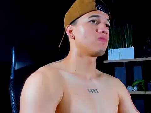 rocoo santos online show from April 14, 6:35 pm