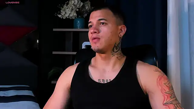 Snapshot of rocoo_santos chatting on October 18, 12:56 am rocoo santos online show from October 18, 12:56 am