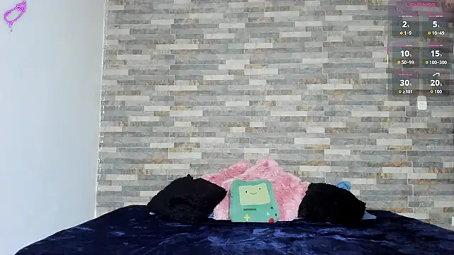 Snapshot of violett__golden chatting on October 15, 10:23 am violett  golden online show from October 15, 10:23 am