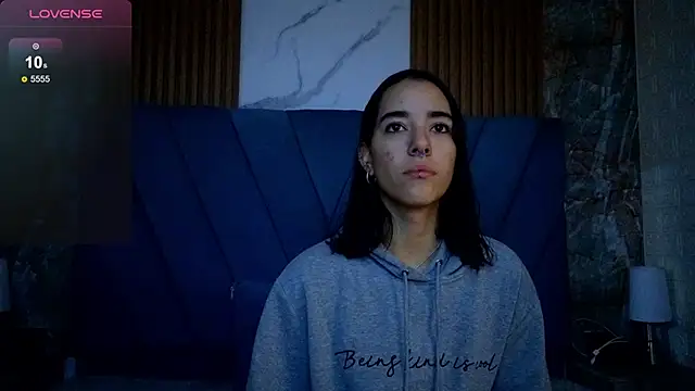 Snapshot of violett__golden chatting on September 27, 11:05 am violett  golden online show from September 27, 11:05 am