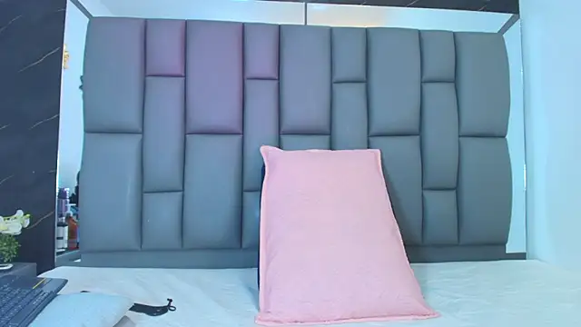 Snapshot of Roxana_gomez chatting on January 14, 3:10 am Roxana gomez online show from January 14, 3:10 am