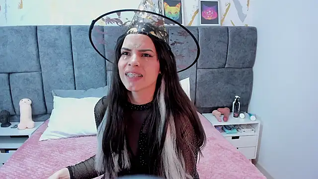 Snapshot of Astrid_Velle chatting on November 1, 3:57 am Astrid Velle online show from November 1, 3:57 am