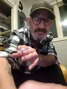 Snapshot of FoxnMouse chatting on November 28, 12:55 am FoxnMouse online show from November 28, 12:55 am