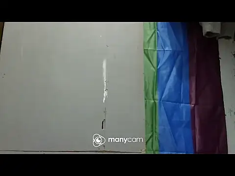 juicycum069 online show from January 8, 11:33 pm