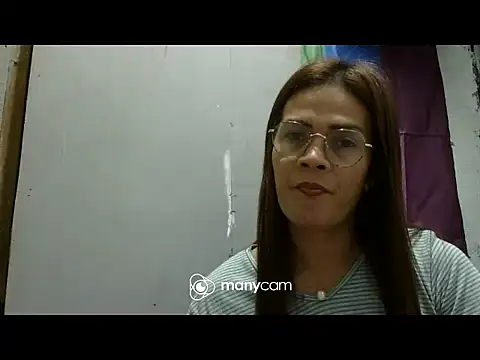 juicycum069 online show from February 8, 10:46 am