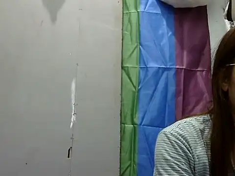 juicycum069 online show from March 12, 6:50 am