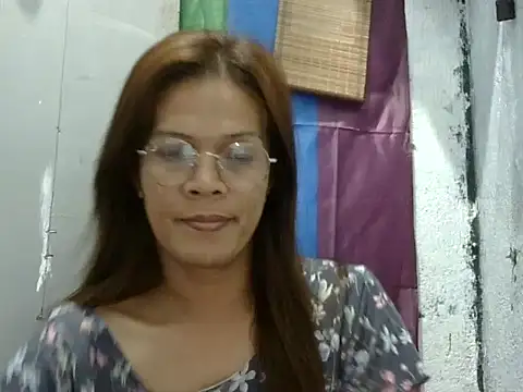 juicycum069 online show from April 16, 10:23 pm