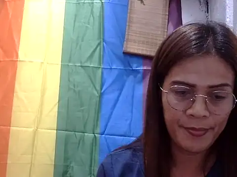 juicycum069 online show from April 7, 11:12 am