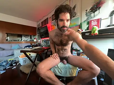 Snapshot of Pupscritch chatting on November 24, 3:12 pm Pupscritch online show from November 24, 3:12 pm