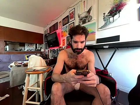 Pupscritch online show from January 8, 5:30 pm