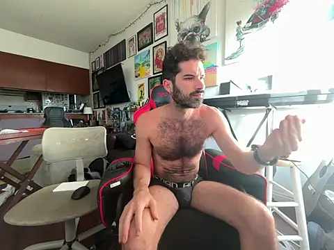 Pupscritch online show from May 28, 1:50 pm