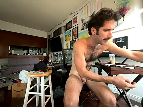 Snapshot of Pupscritch chatting on November 3, 4:32 pm Pupscritch online show from November 3, 4:32 pm