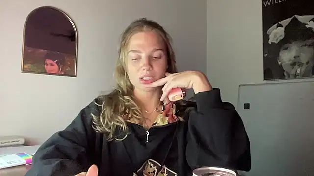 sweetceeme online show from June 29, 2:29 am
