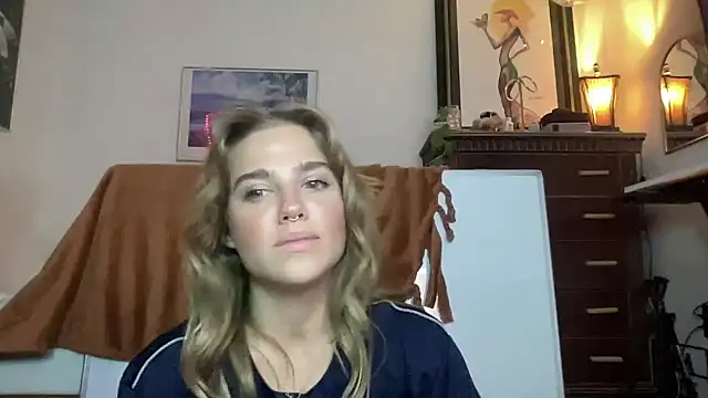 Snapshot of sweetceeme chatting on October 17, 4:16 am sweetceeme online show from October 17, 4:16 am