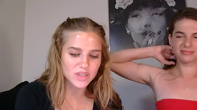 Snapshot of sweetceeme chatting on April 21, 2:51 am sweetceeme online show from April 21, 2:51 am