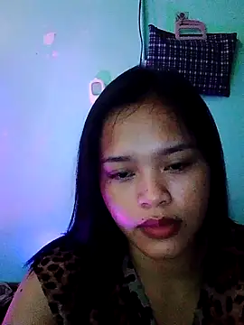 Snapshot of Yummymiciouse_26 chatting on October 26, 4:24 am Yummymiciouse 26 online show from October 26, 4:24 am