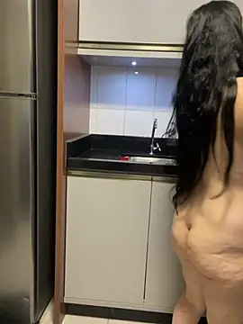 yumi-hot online show from July 15, 1:07 pm