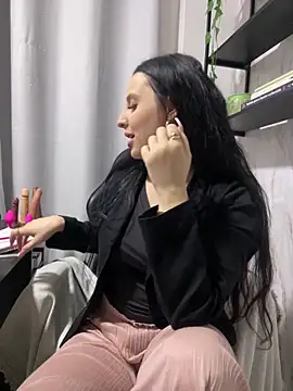 yumi-hot online show from May 20, 11:02 pm