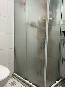 yumi-hot online show from April 6, 4:52 pm