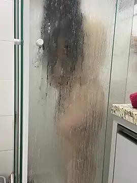 yumi-hot online show from July 14, 1:39 pm