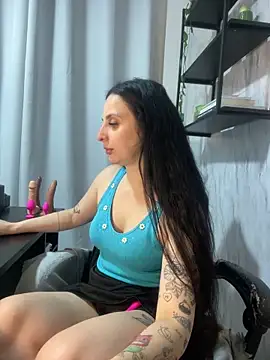 yumi-hot online show from May 8, 9:07 pm