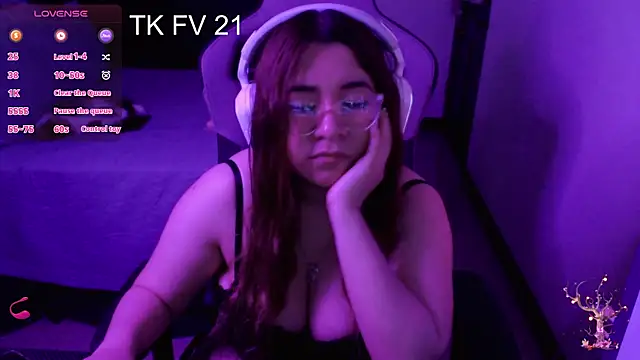 Pink girl0n online show from January 7, 5:18 pm