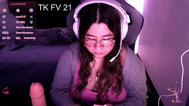 Pink girl0n online show from December 16, 6:12 pm